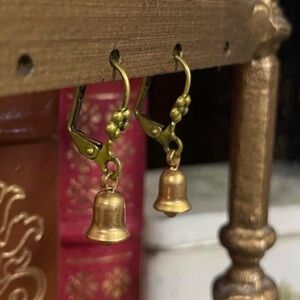 Tiny flower bell earrings